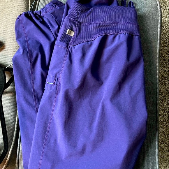 Cherokee infinity scrub pants in L, drawstring, purple - Picture 1 of 3